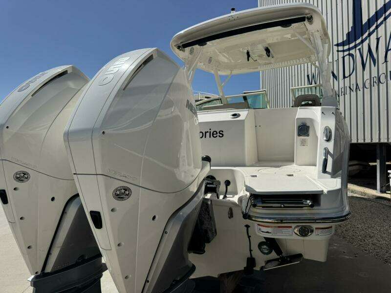 28ft Boston Whaler Yacht For Sale