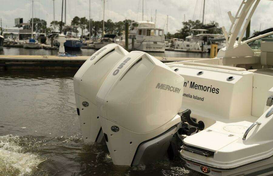 28ft Boston Whaler Yacht For Sale