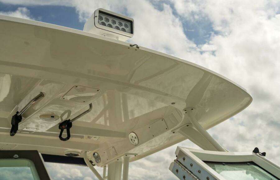 28ft Boston Whaler Yacht For Sale