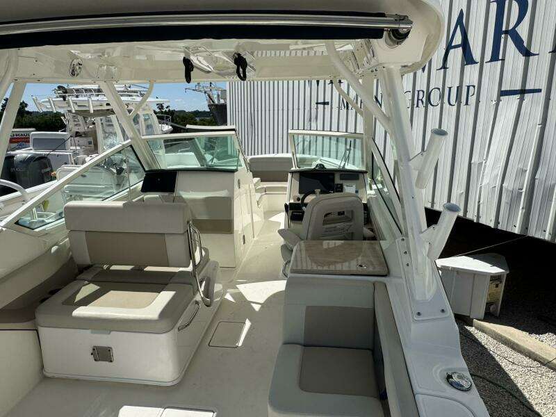 28ft Boston Whaler Yacht For Sale
