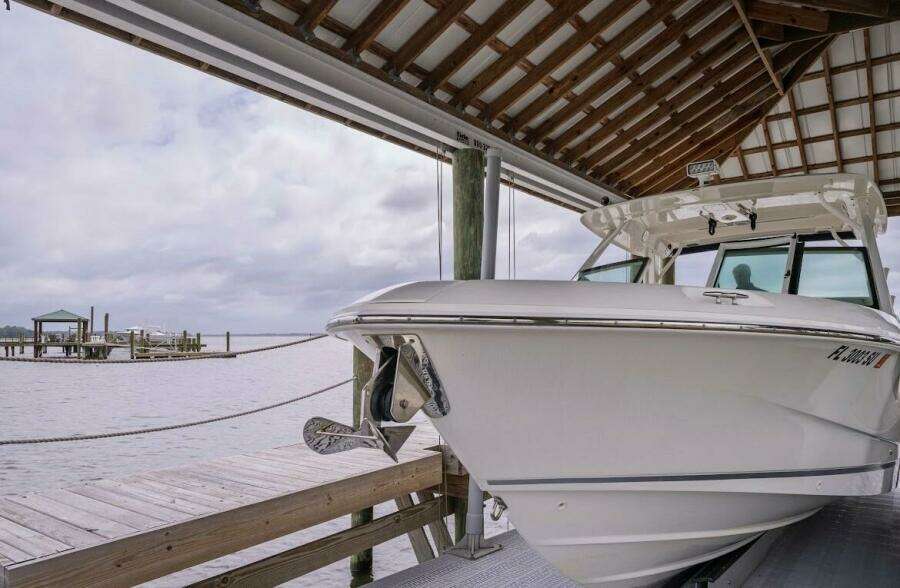 28ft Boston Whaler Yacht For Sale