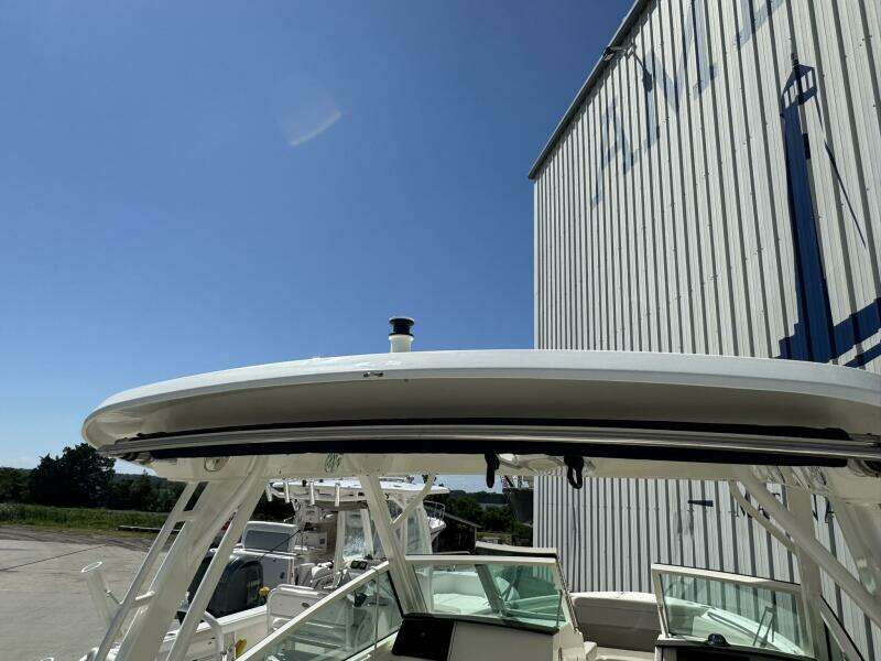28ft Boston Whaler Yacht For Sale