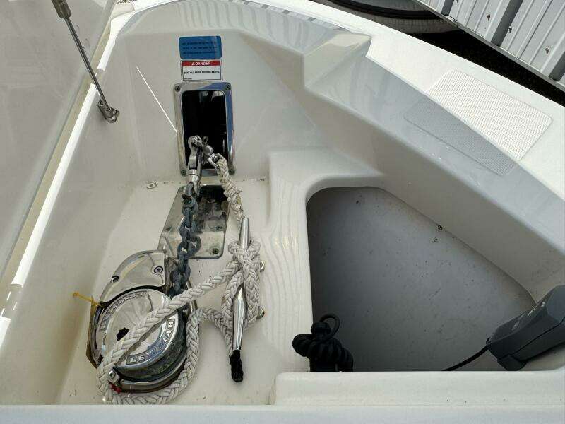 28ft Boston Whaler Yacht For Sale