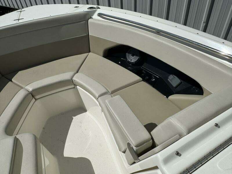 28ft Boston Whaler Yacht For Sale