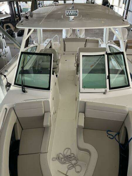 28ft Boston Whaler Yacht For Sale