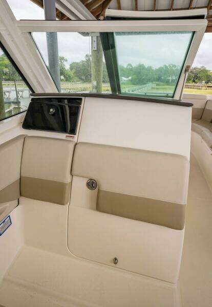 28ft Boston Whaler Yacht For Sale