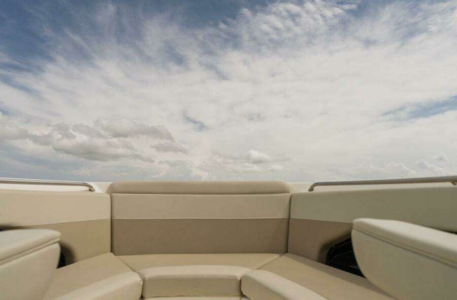 28ft Boston Whaler Yacht For Sale