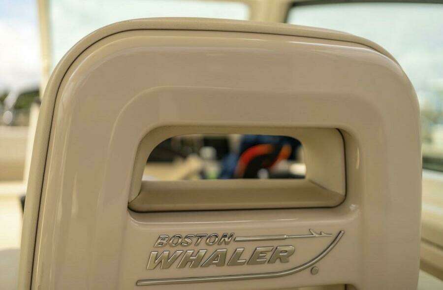 28ft Boston Whaler Yacht For Sale