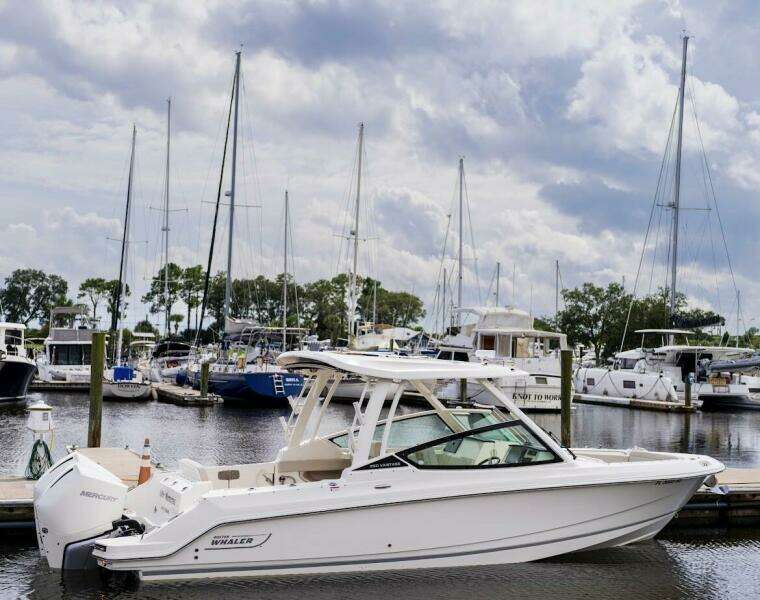 28ft Boston Whaler Yacht For Sale