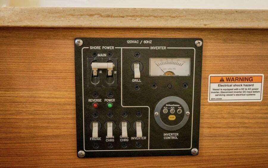 28ft Boston Whaler Yacht For Sale