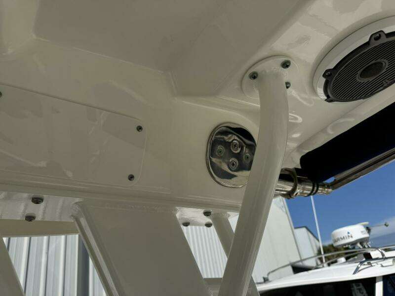 28ft Boston Whaler Yacht For Sale
