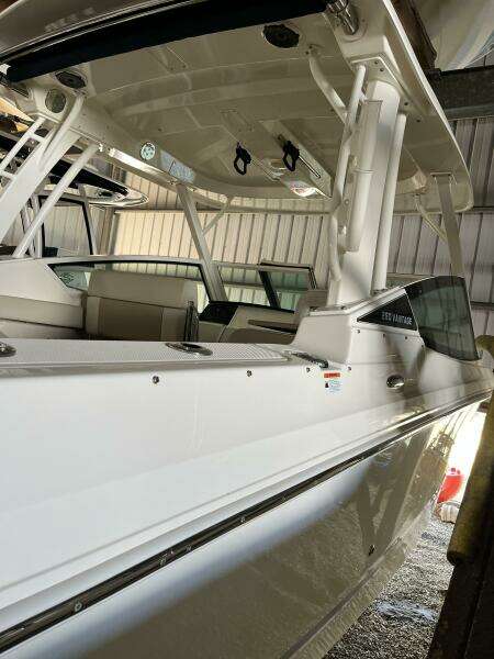 28ft Boston Whaler Yacht For Sale