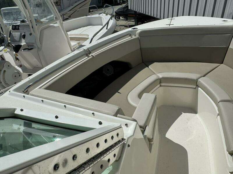 28ft Boston Whaler Yacht For Sale