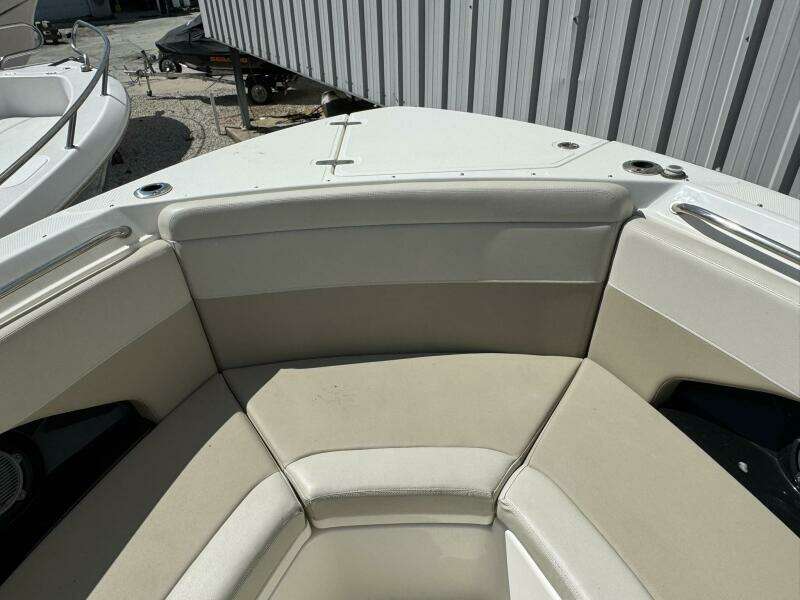 28ft Boston Whaler Yacht For Sale