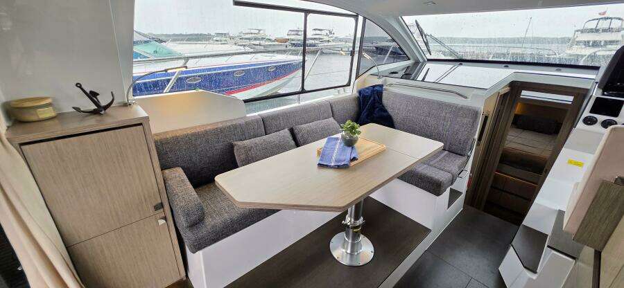 33ft Sealine Yacht For Sale