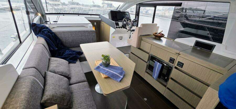 33ft Sealine Yacht For Sale