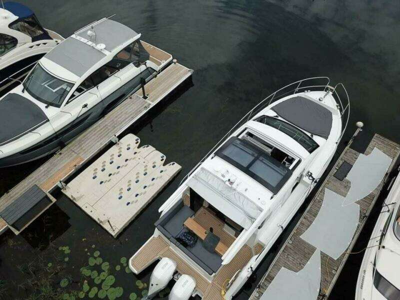 33ft Sealine Yacht For Sale