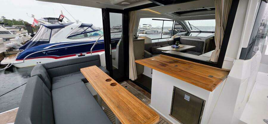 33ft Sealine Yacht For Sale