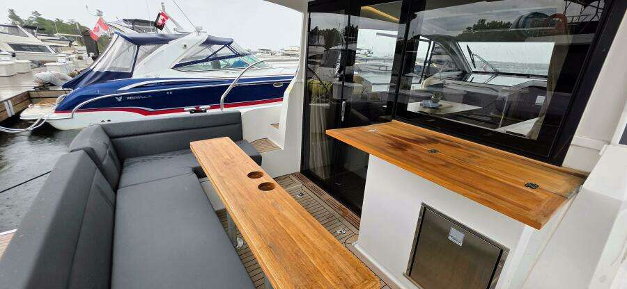 33ft Sealine Yacht For Sale