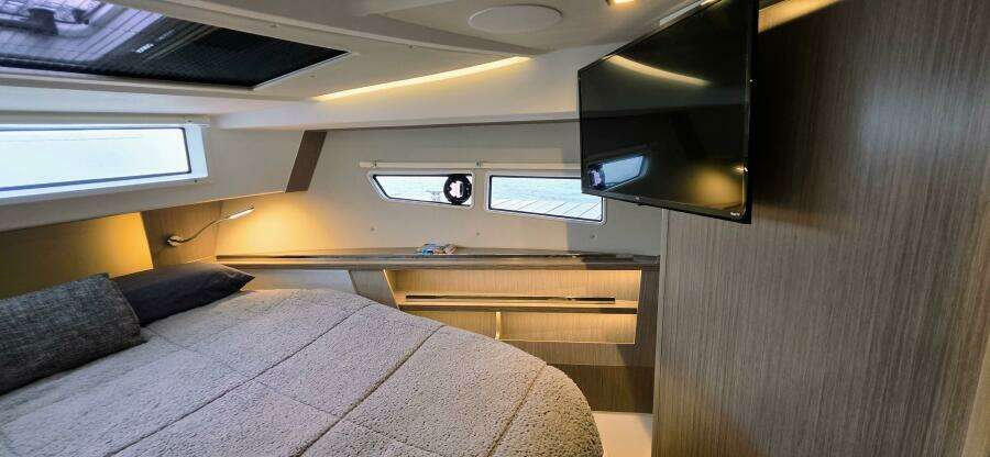 33ft Sealine Yacht For Sale