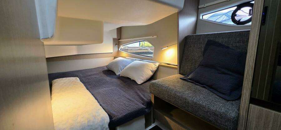 33ft Sealine Yacht For Sale