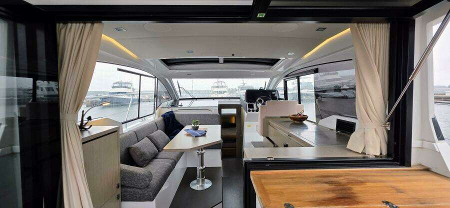 33ft Sealine Yacht For Sale