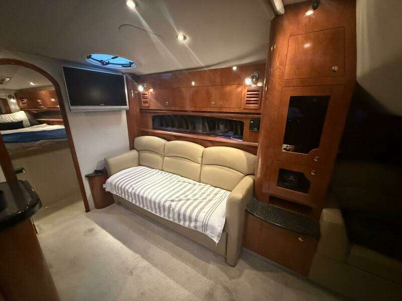 FRESH OFF THE BOAT 37ft Four Winns Yacht For Sale
