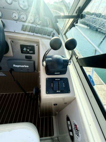 FRESH OFF THE BOAT 37ft Four Winns Yacht For Sale