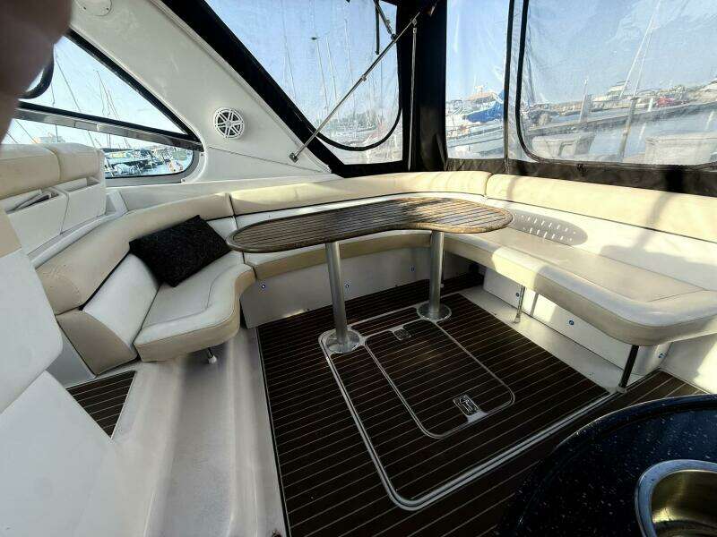 FRESH OFF THE BOAT 37ft Four Winns Yacht For Sale