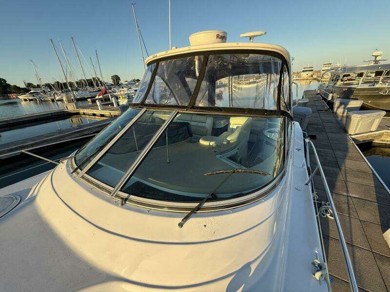 FRESH OFF THE BOAT 37ft Four Winns Yacht For Sale