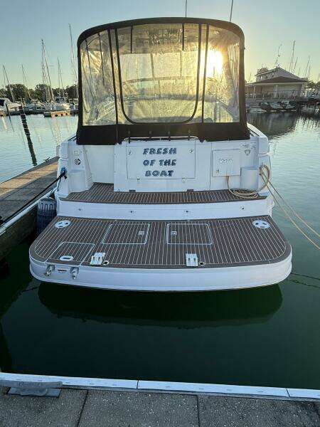 FRESH OFF THE BOAT 37ft Four Winns Yacht For Sale