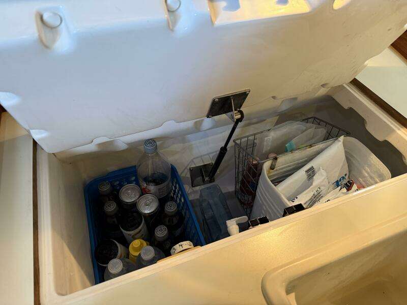 Treinta y Tres 33ft Hunter Yacht For Sale Treinta y Tres 33ft Hunter Yacht For Sale