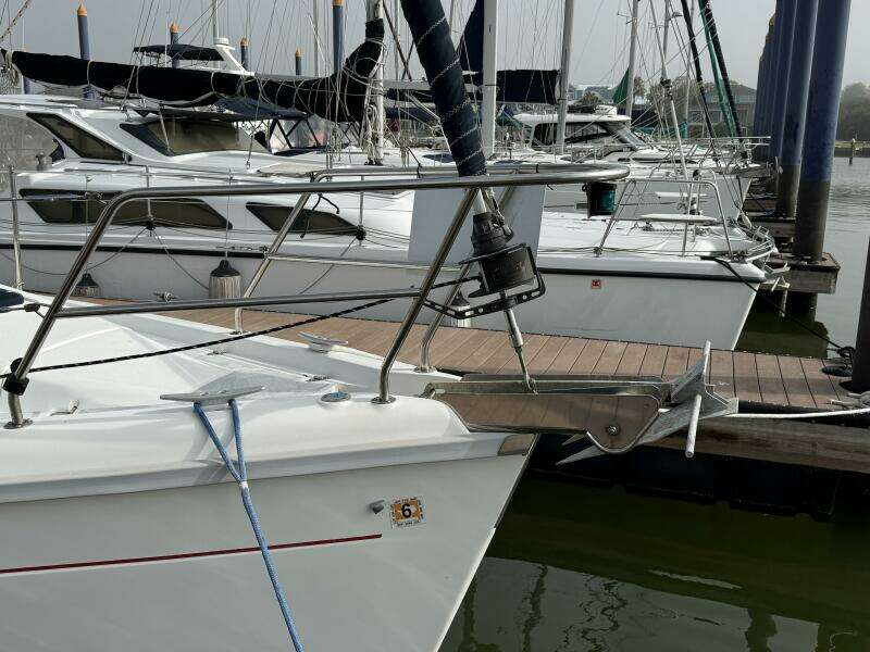 Treinta y Tres 33ft Hunter Yacht For Sale