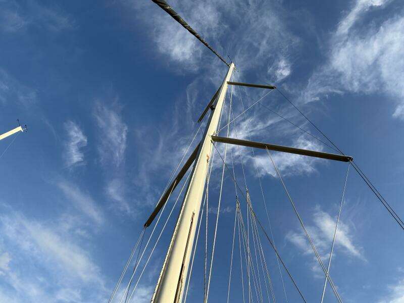 Treinta y Tres 33ft Hunter Yacht For Sale Treinta y Tres 33ft Hunter Yacht For Sale