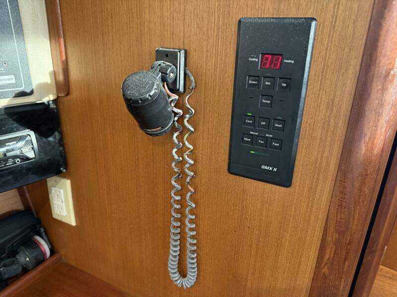 Treinta y Tres 33ft Hunter Yacht For Sale Treinta y Tres 33ft Hunter Yacht For Sale