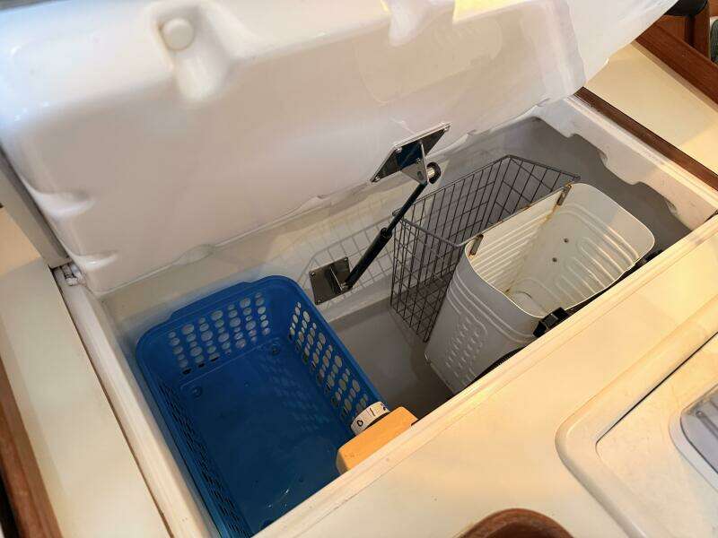 Treinta y Tres 33ft Hunter Yacht For Sale