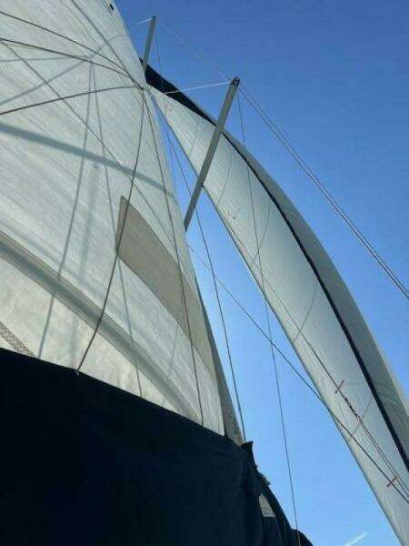 Treinta y Tres 33ft Hunter Yacht For Sale