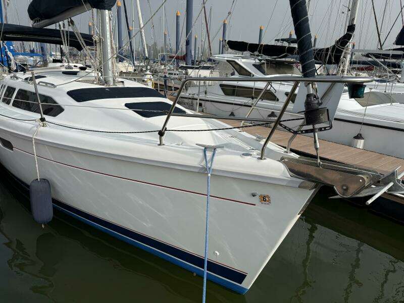 Treinta y Tres 33ft Hunter Yacht For Sale