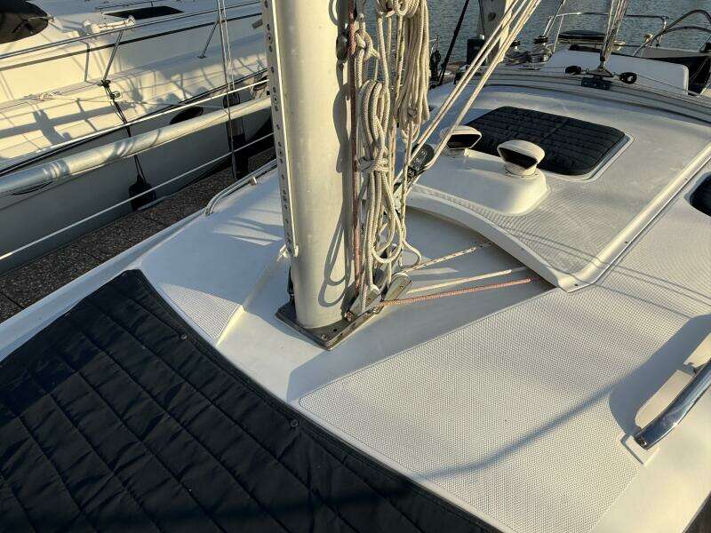 Treinta y Tres 33ft Hunter Yacht For Sale Treinta y Tres 33ft Hunter Yacht For Sale