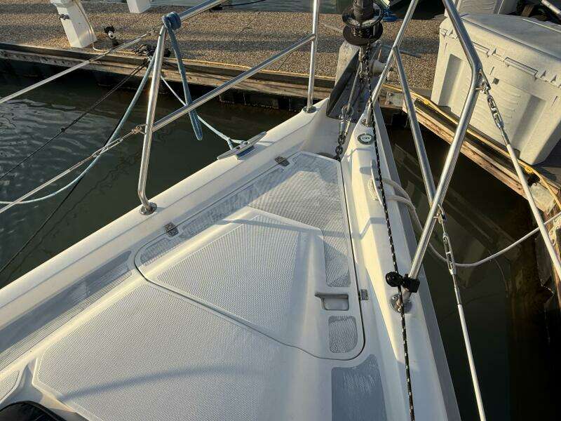 Treinta y Tres 33ft Hunter Yacht For Sale Treinta y Tres 33ft Hunter Yacht For Sale