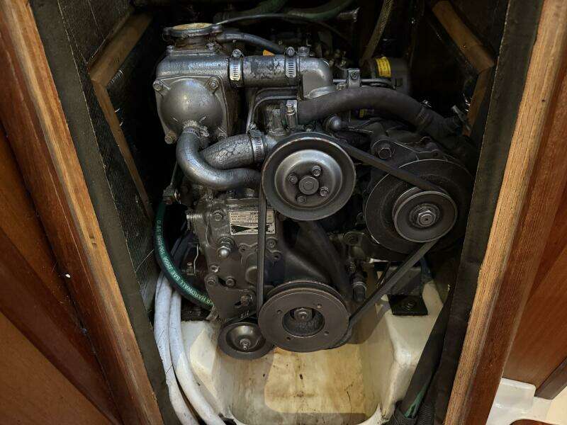 Treinta y Tres 33ft Hunter Yacht For Sale Treinta y Tres 33ft Hunter Yacht For Sale