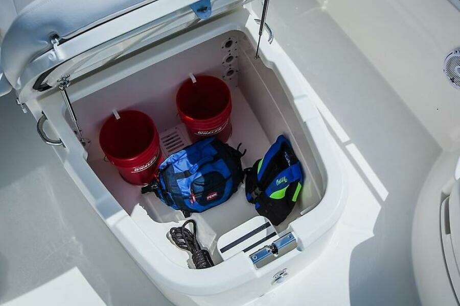 27ft Boston Whaler Yacht For Sale