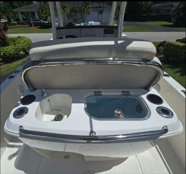 27ft Boston Whaler Yacht For Sale