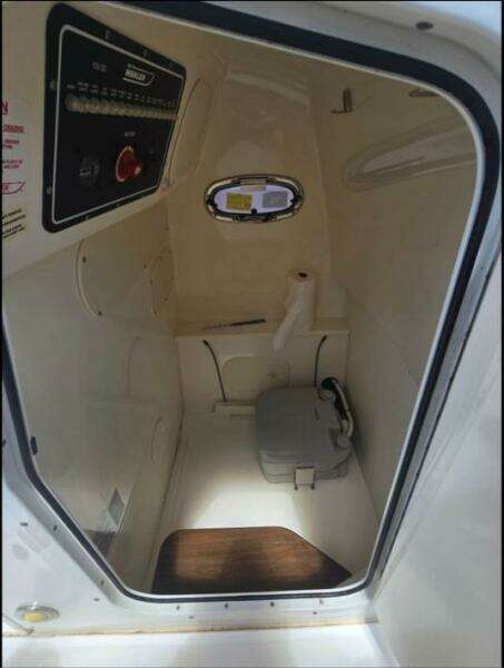 27ft Boston Whaler Yacht For Sale