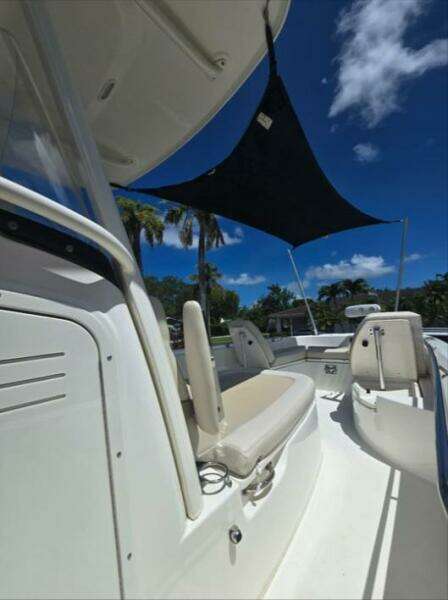 27ft Boston Whaler Yacht For Sale