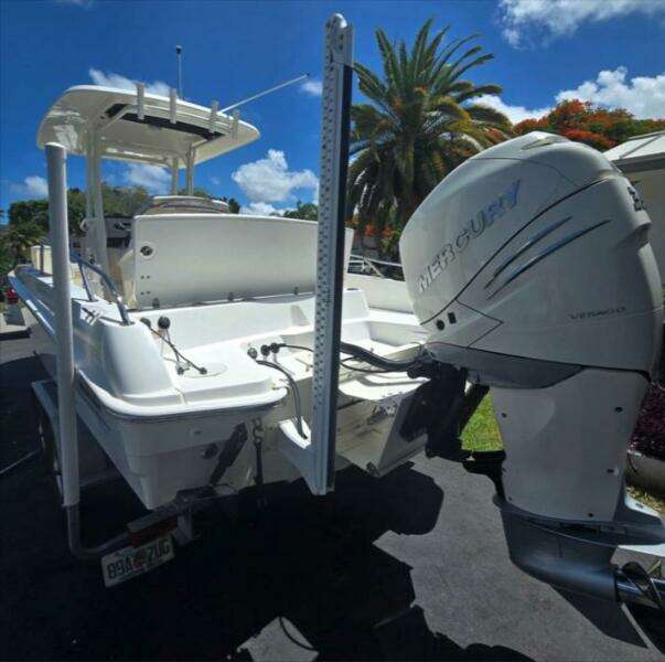 27ft Boston Whaler Yacht For Sale