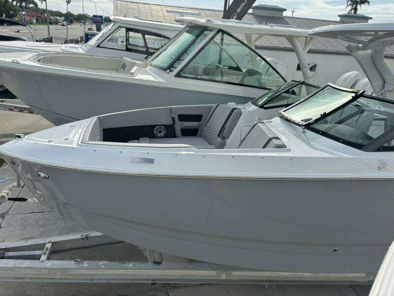 29ft Four Winns Yacht For Sale