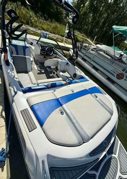 21ft Correct Craft Yacht For Sale
