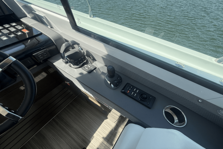 50ft Cruisers Yachts Yacht For Sale
