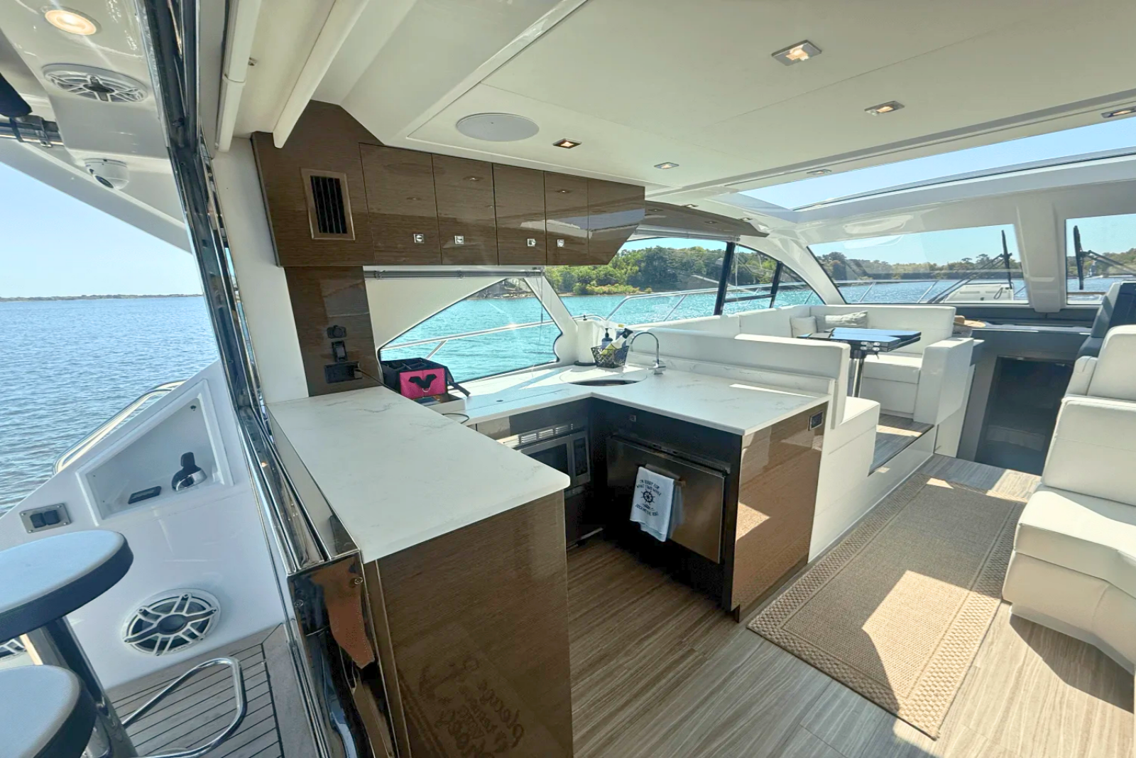 2020 Cruisers Yachts 50 CANTIUS